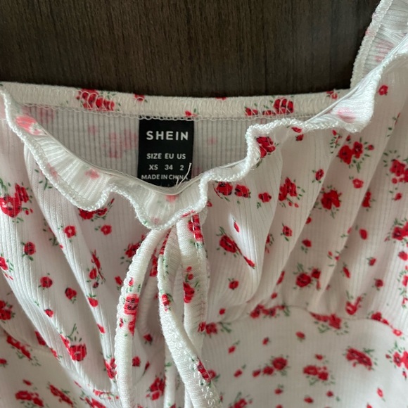 Floral mini dress 🍒 - Picture 2 of 3